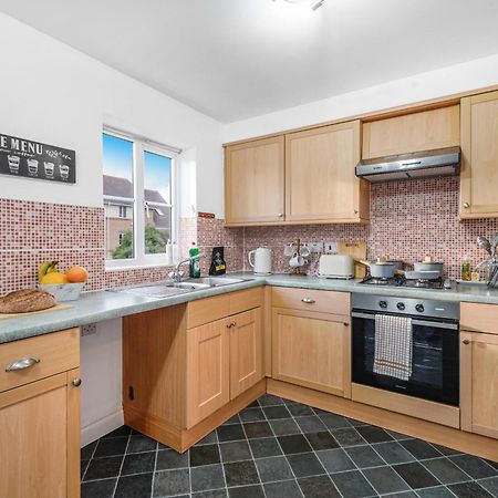 Station & Shops 3Min Walk I Heathrow 15 Mins I X2 Ensuites I Parking X2 兰利沼泽 外观 照片